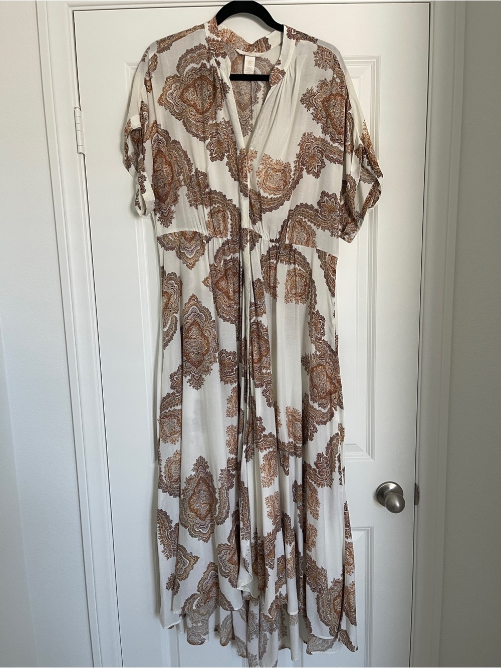 H&M Flowy Medallion Print Cream & Gold Maxi Dress 14